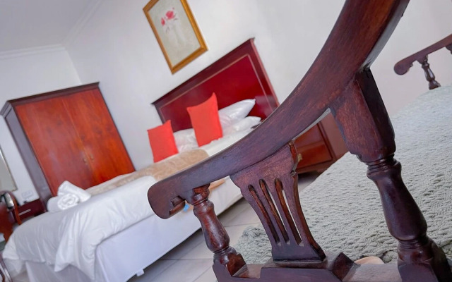 Kamsa Royal Guest House - Waterkloof Ridge