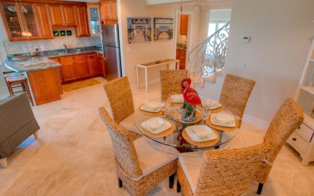 The Blue Horizon Apartment 9