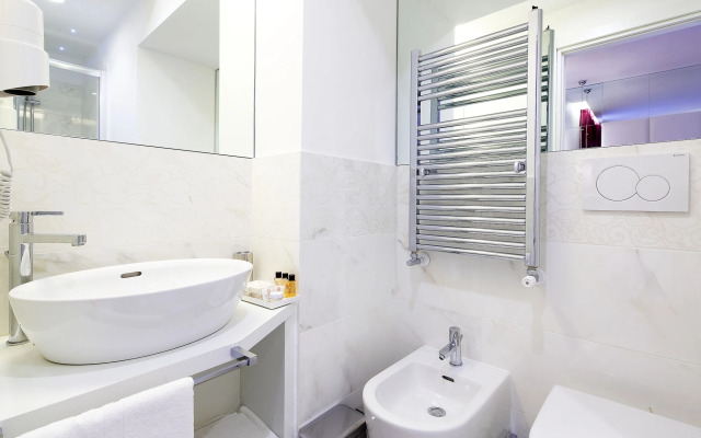 Tullia e Prisca Relais