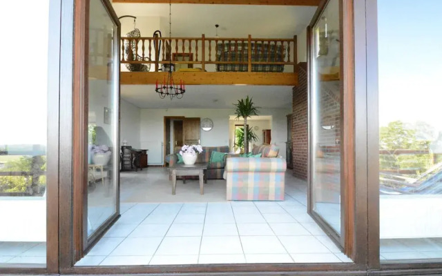 Spacious House With Beautiful Terrace