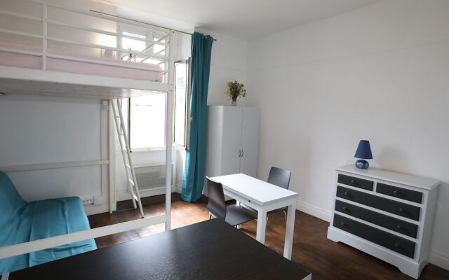 Central studio in Annecy, with elevator