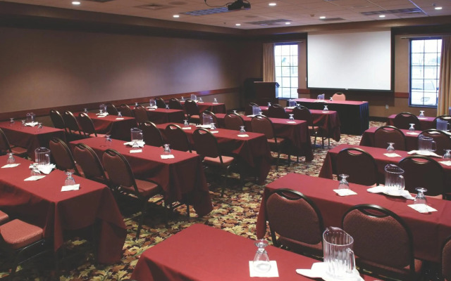 Crossroads Hotel & Watertown Event Center