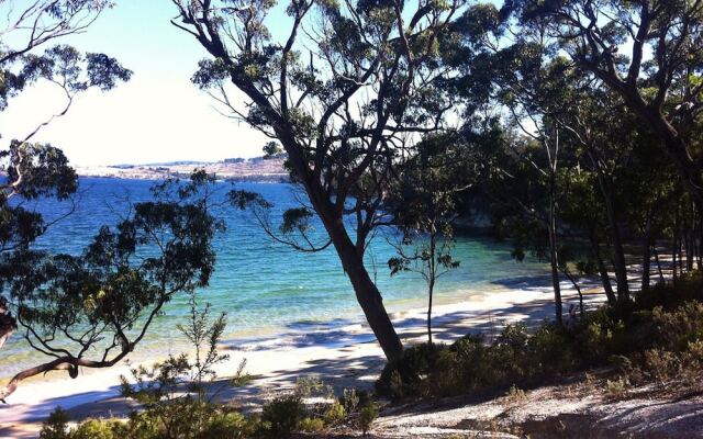 Three Beaches - Chic Eco Home Tasmania