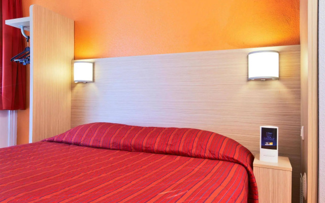 Première Classe La Ville-Du-Bois