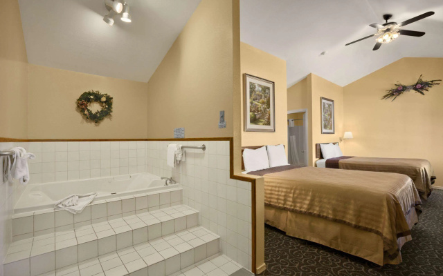 Travelodge by Wyndham Wenatchee