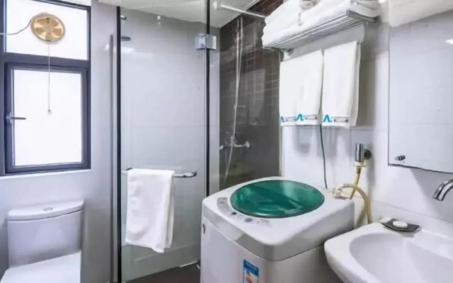 Good World Apartment (Guangzhou Cancer Hospital Taojin Metro Station)