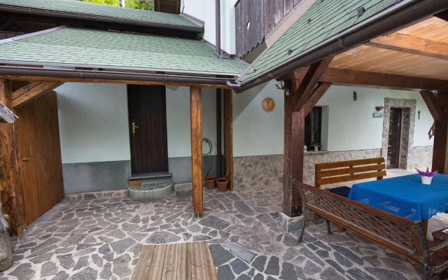 Slabnik Nature Escape