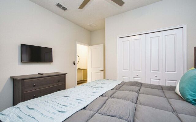 Storey Lake-5 Bedroom Townhome w/Splashpool-1630ST