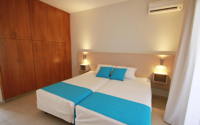 Sea Cleo Napa Hotel & Annex
