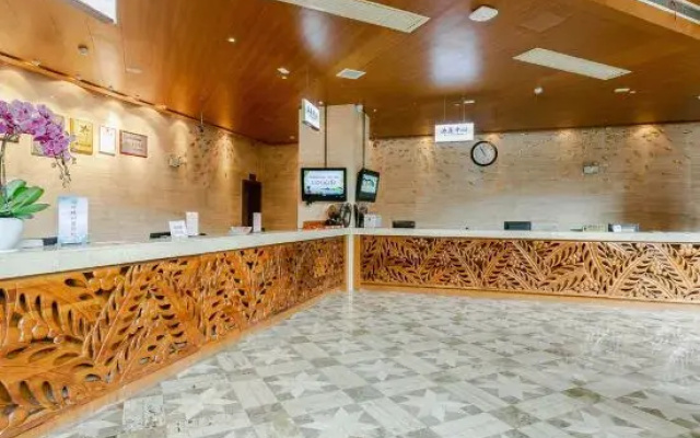 Poly Hot Spring Spa Hotel