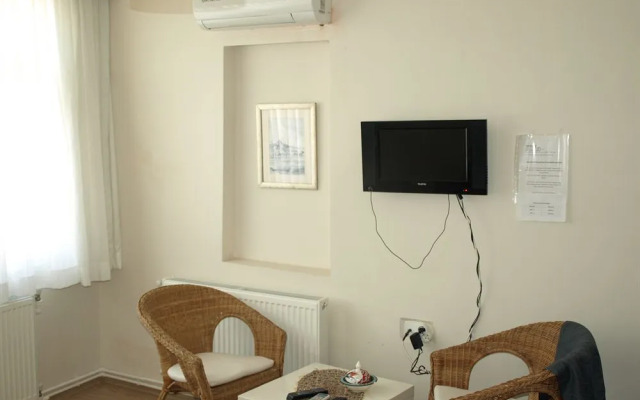 Midilli Art Family Apartment