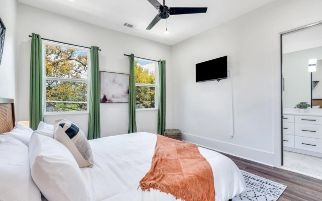 Modern Mid-city Maison