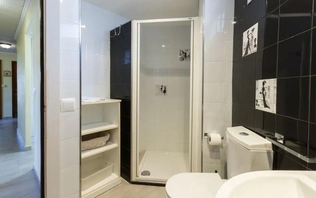 Cotton in Oliva With 3 Bedrooms and 1 Bathrooms