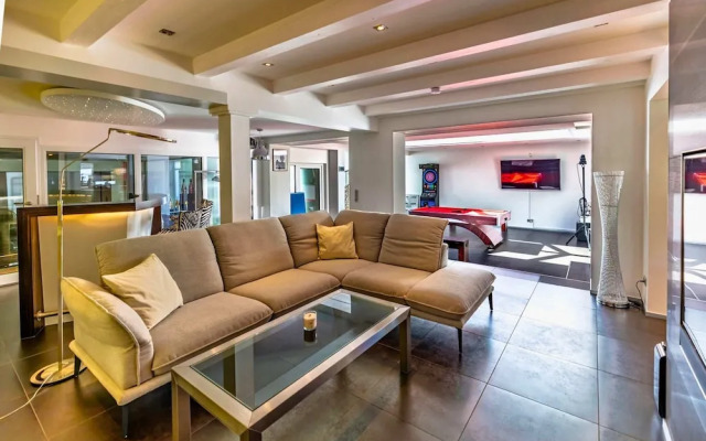 Apartment With Bar, Recreation Room in Kastellaun