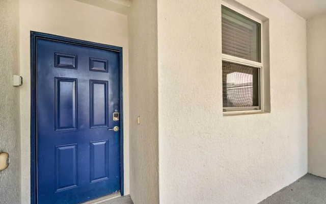 Resort Getaway w/ Patio: 6 Mi to Disney Parks!