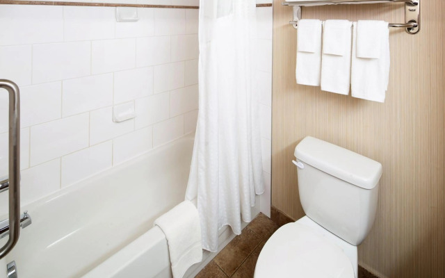 Holiday Inn Express Hotel & Suites Edson by IHG