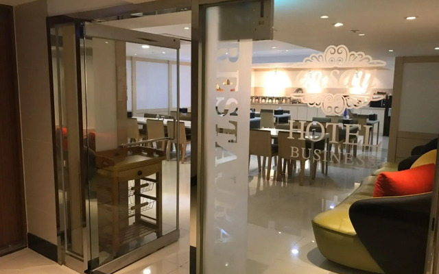 Orsay Business Hotel