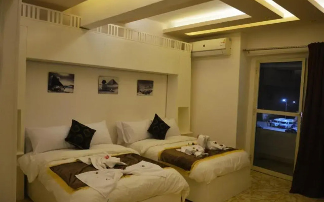 Pyramids Top Inn