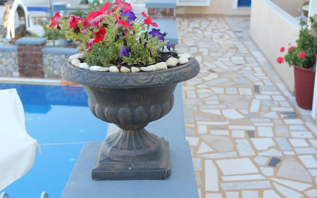 Hotel Thira