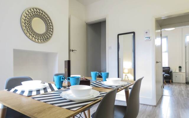 Tudors Esuites Birmingham House