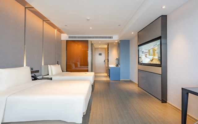 Atour Hotel, Baoyu Plaza, North Changjiang Road, Kunshan