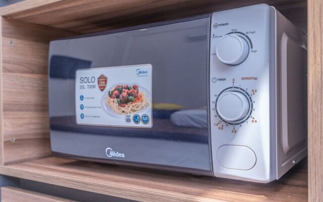 Oyo Home 89574 Studio Imperio