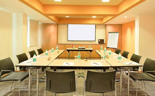 ibis Gurgaon Golf Course Road Hotel