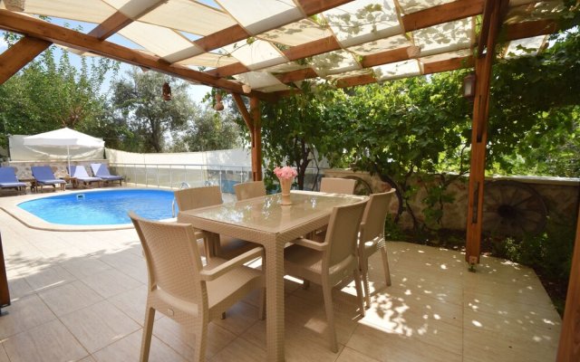 Villa Tutku by Helaltatilvillari