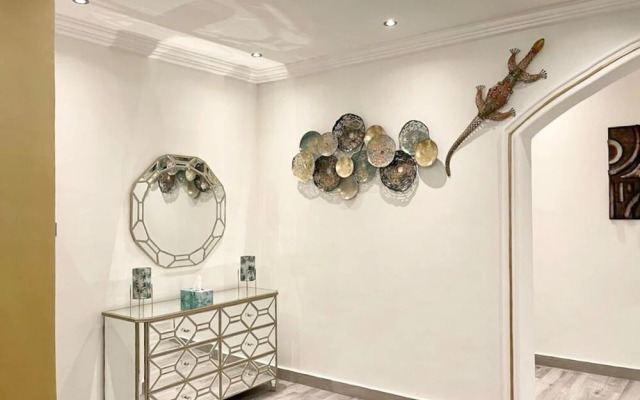 After 5 Apartment 3, 2 Spacious En-suite Bedrooms