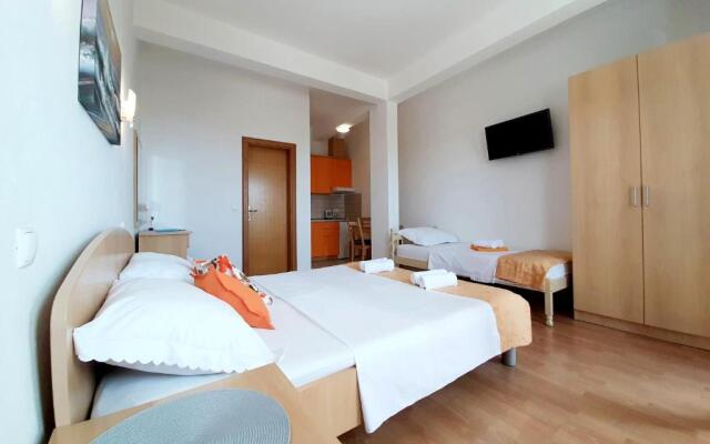 Apartments Akmadzic