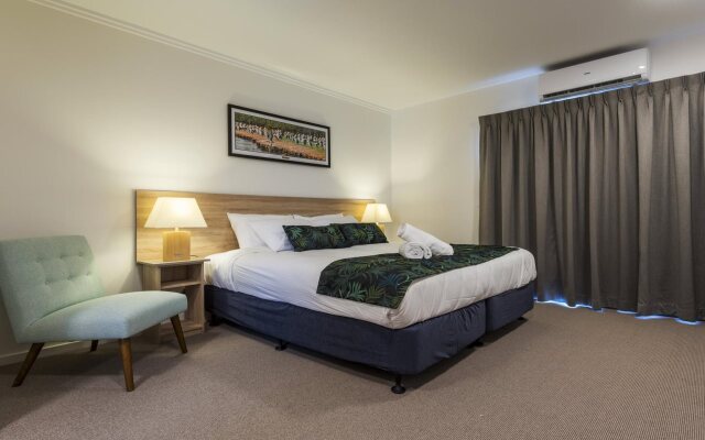 MAS Country Club Maclean Motel