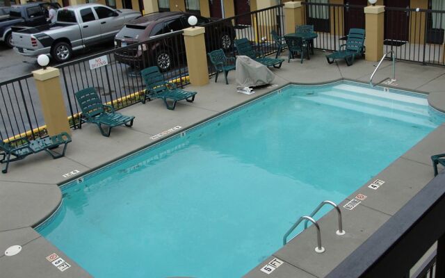 Executive Inn Opp