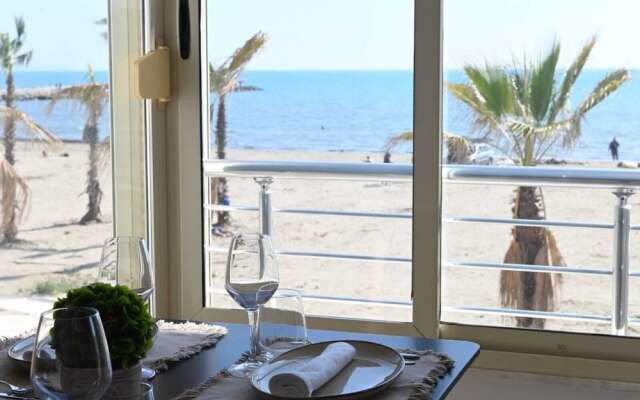 Wave Beachfront Apartments