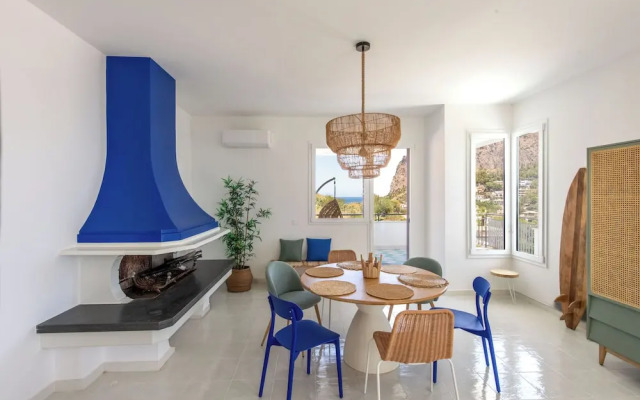 Sea Frame Design Apartments with Pool by Wonderful Italy