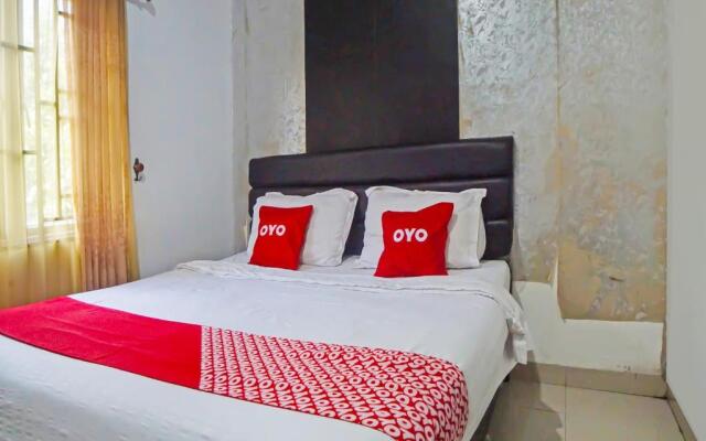 OYO 91976 Abadi Hotel