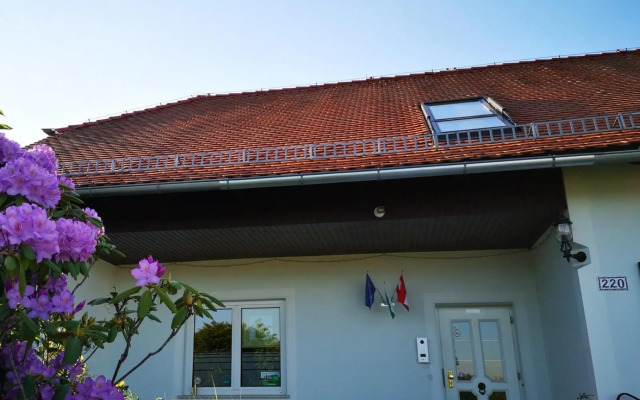 Goldener Hahn Apartments