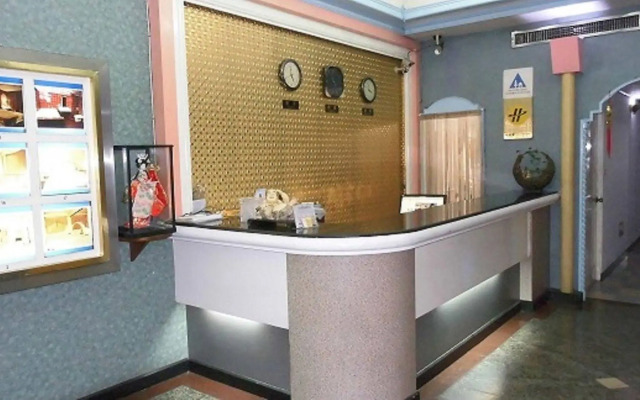 Modern Plaza Hotel