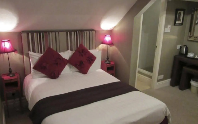 Monties Guest House