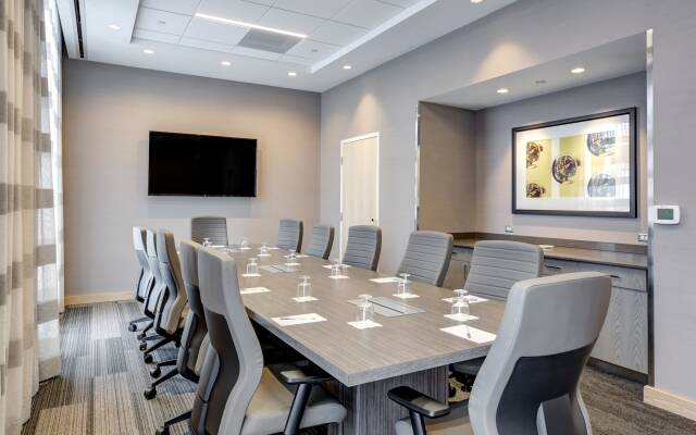 Hampton Inn & Suites Boston/Waltham