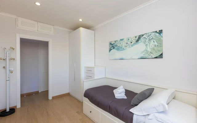 Rental in Rome Pyramid View Apartment