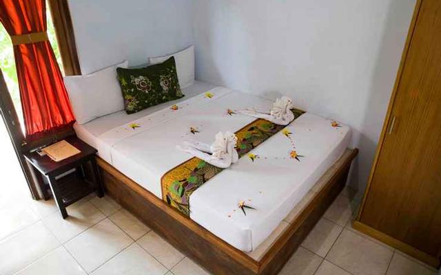 Van Santri Homestay Pemuteran