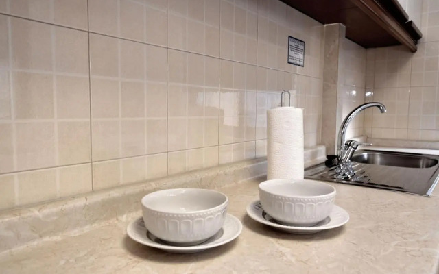 2 bedroom, central and spacious with sea view