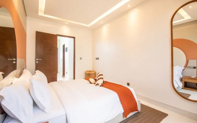 Mateo Villa Marvelous 6BR 2 Mins to Beach