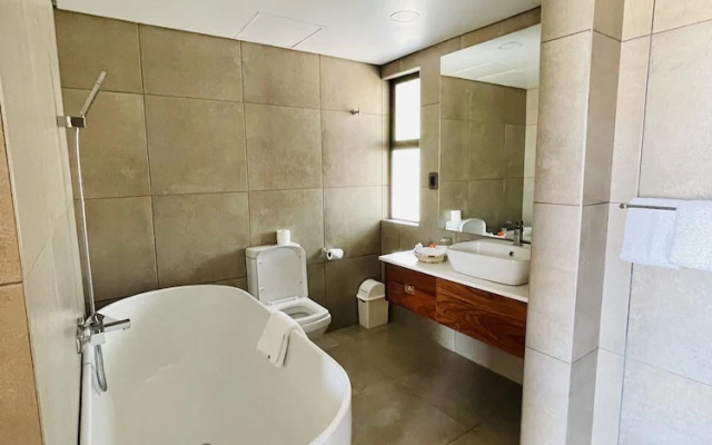 Hwange Safari Lodge