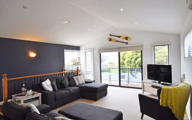 Bliss - Close To Town