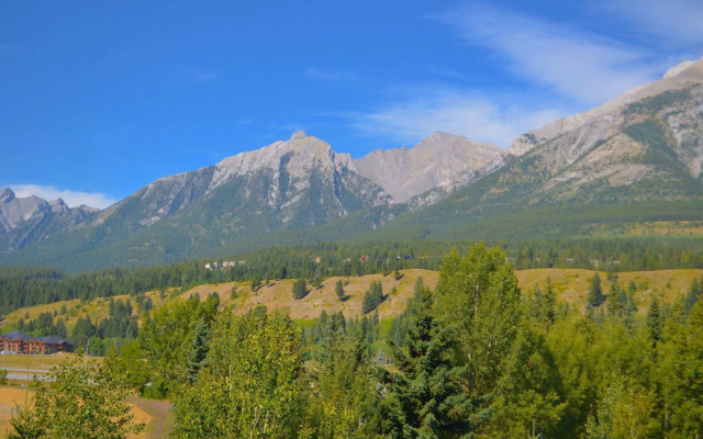 Sunset Resorts Canmore and Spa