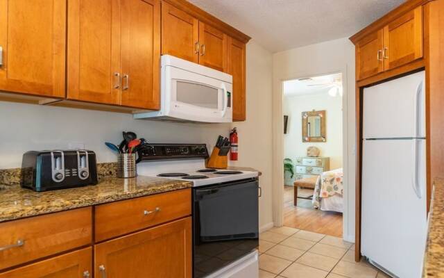 4 Beach Lovers - Unit 3