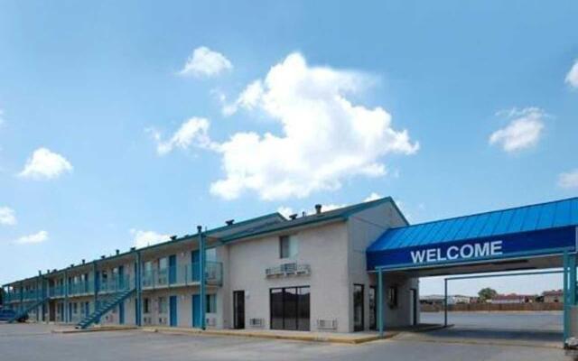 Rodeway Inn San Antonio I-10 East