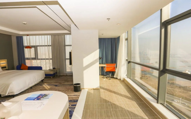 Holiday Inn Express Linyi Riverside by IHG