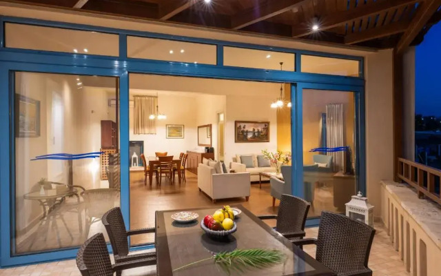 'captain's House' Traditional Hotel Suites